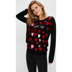 Trussardi Jeans - Sweter. Czarne swetry klasyczne damskie marki Trussardi Jeans, s, z wełny, z okrągłym kołnierzem. W wyprzedaży za 499,90 zł.