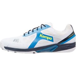 Kempa WING LITE CAUTION Obuwie do piłki ręcznej white/fair blue/navy. Białe buty do koszykówki męskie marki Kempa, z gumy. Za 549,00 zł.