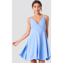 Trendyol Sukienka na podwójnych ramiączkach - Blue. Szare sukienki mini marki Trendyol, na co dzień, z elastanu, casualowe, dopasowane. Za 161,95 zł.