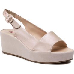 Sandały HÖGL - 7-103201 Rose 4700. Różowe klapki damskie HÖGL, bez wzorów, ze skóry, bez obcasa, na obcasie. W wyprzedaży za 429,00 zł.