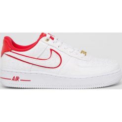 Nike Sportswear - Buty Air Force 1 07 Lx. Białe buty sportowe damskie Nike Sportswear, bez wzorów, z gumy, sportowe. Za 469,90 zł.