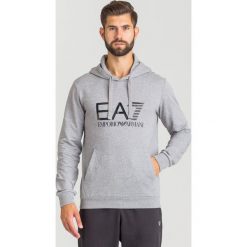 BLUZA EA7 EMPORIO ARMANI. Szare bluzy męskie m, z nadrukiem, z bawełny, z kapturem. Za 299,40 zł.