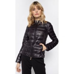 Kurtka puchowa Patrizia Pepe CS0178/A503-K103. Czarne kurtki damskie Patrizia Pepe, bez wzorów, z puchu, bez kaptura. W wyprzedaży za 659,00 zł.