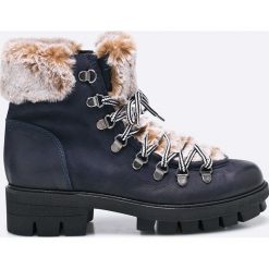 Tamaris - Botki. Szare buty zimowe damskie marki Tamaris, z materiału, z okrągłym noskiem, na sznurówki. W wyprzedaży za 199,90 zł.