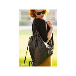 Plecak z Tyveku® OneOnes Backpack czarny. Czarne plecaki damskie marki Oneones creative studio, z nadrukiem, z tkaniny. Za 139,00 zł.
