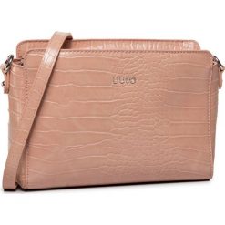 Torebka LIU JO - S Crossbody AA0229 E0084 Cameo Rose 41310. Różowe listonoszki damskie Liu Jo, bez wzorów, ze skóry ekologicznej, eleganckie, bez dodatków. W wyprzedaży za 259,00 zł.