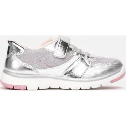 Srebrne Buty Sportowe Oreham. Szare buty dziewczęce sportowe Born2be, bez wzorów, przed kostkę, bez zapięcia. Za 69,99 zł.