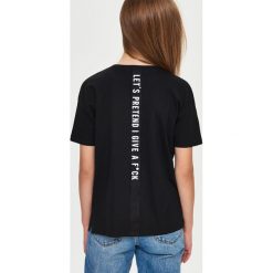 T-shirt oversize - Czarny. Czarne t-shirty damskie Sinsay, s, bez wzorów, bez kołnierzyka. Za 14,99 zł.