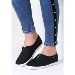 Czarno-Białe Tenisówki Along The Way. Czarne trampki i tenisówki damskie marki vices, w paski, z paskami. Za 39,99 zł.