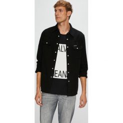Calvin Klein Jeans - Koszula. Szare koszule męskie jeansowe marki Calvin Klein Jeans, l, z klasycznym kołnierzykiem, z długim rękawem. Za 359,90 zł.