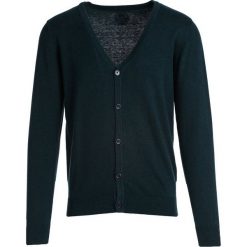 Ciemnozielony Kardigan Tomlinson. Zielone kardigany męskie Multu, s, bez wzorów. Za 54,99 zł.