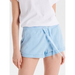 Dresowe szorty basic - Niebieski. Niebieskie szorty damskie Cropp, s, bez wzorów, z dresówki. Za 69,99 zł.