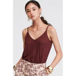 Gładki top - Bordowy. Czerwone topy damskie Reserved, s, bez wzorów, bez kołnierzyka. Za 49,99 zł.