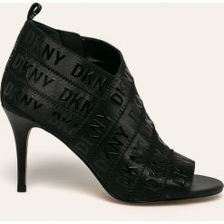 Dkny - Sandały. Czarne sandały damskie DKNY, z materiału. W wyprzedaży za 399,90 zł.