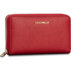 Duży Portfel Damski COCCINELLE - BW1 Metallic Saffiano E2 BW1 11 32 01 Coquelicot 209. Czerwone portfele damskie Coccinelle, ze skóry. W wyprzedaży za 419,00 zł.