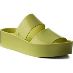 Klapki MELISSA - Shibuya Ad 32236 Yellow 01487. Żółte klapki damskie marki Melissa, bez wzorów, z tworzywa sztucznego, bez obcasa. W wyprzedaży za 189,00 zł.