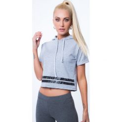 T-shirt z aplikacją na plecach jasnoszary 7299. Szare t-shirty damskie marki Fasardi, l, z aplikacjami, z dekoltem na plecach. Za 39,20 zł.