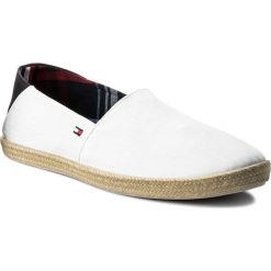 Espadryle TOMMY HILFIGER - Easy Summer Slip On FM0FM00569 White 100. Białe espadryle męskie TOMMY HILFIGER, na co dzień, bez wzorów, z gumy, bez zapięcia. W wyprzedaży za 149,00 zł.