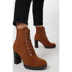 Camelowe Botki Tinienne. Brązowe botki damskie Born2be, bez obcasa, na obcasie, bez zapięcia. Za 159,99 zł.