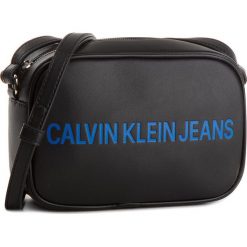 Torebka CALVIN KLEIN JEANS - Sculped Camera Bag K40K400385 001. Czarne listonoszki damskie Calvin Klein Jeans, bez wzorów, z jeansu, bez dodatków. W wyprzedaży za 289,00 zł.