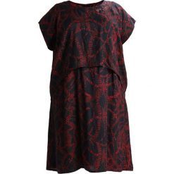 Sukienki hiszpanki: ADIA DRESS LESIA CRUSH PRINT Sukienka letnia chili