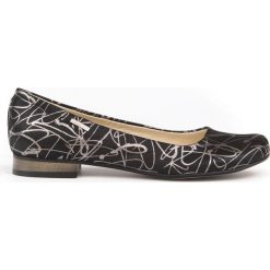 Klasyczne baleriny na obcasie - skóra naturalna - model 008 - kolor srebrny wzór. Szare baleriny damskie Zapato, bez wzorów, ze skóry, eleganckie, na niskim obcasie, na obcasie. W wyprzedaży za 216,30 zł.