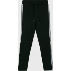 Lmtd - Spodnie dziecięce 140-176 cm. Czarne spodnie dziewczęce LMTD, bez wzorów, z bawełny, casualowe. W wyprzedaży za 79,90 zł.