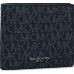 Duży Portfel Męski MICHAEL MICHAEL KORS - Greyson 39F9LGYF5P Adml/Pl Blue. Niebieskie portfele męskie MICHAEL Michael Kors, bez wzorów, ze skóry ekologicznej. W wyprzedaży za 299,00 zł.