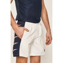 Reebok Classic - Szorty. Białe spodenki sportowe męskie s, z nadrukiem, z poliesteru, sportowe. Za 159,90 zł.