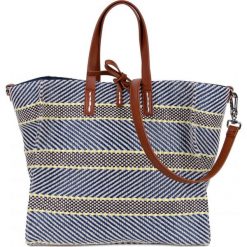 Suri Frey Torebka SURI Black Label Gracy 16032 niebieska. Niebieskie torebki klasyczne damskie SURI FREY, bez wzorów, eleganckie, bez dodatków. W wyprzedaży za 219,00 zł.