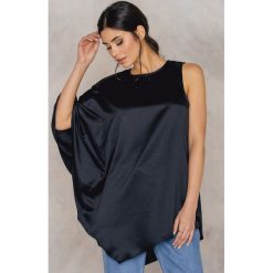 Tuniki damskie: NA-KD Party Tunika na jedno ramię – Black