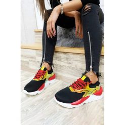 Damskie buty sportowe MARIE YELLOW. Czarne buty sportowe damskie Damskie buty sportowe MARIE YELLOW, bez wzorów, sportowe. W wyprzedaży za 89,00 zł.