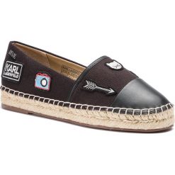 Espadryle KARL LAGERFELD - KL80116 Black Canvas. Czarne espadryle damskie marki KARL LAGERFELD, na co dzień, bez wzorów, ze skóry, bez obcasa, na płaskiej podeszwie, bez zapięcia. Za 629,00 zł.