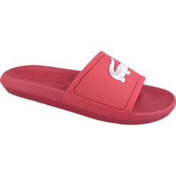 Lacoste Croco Slide 119 1 737CMA001817K 39,5 Czerwone. Czerwone kapcie męskie Lacoste, z syntetyku. W wyprzedaży za 149,99 zł.