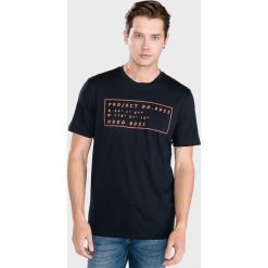 BOSS Tiburt 112 Koszulka Niebieski. Niebieskie podkoszulki męskie Boss, xxl, z nadrukiem, z bawełny, bez kołnierzyka, krótkie. Za 354,95 zł.