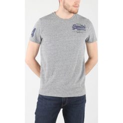 SuperDry Koszulka Szary. Szare podkoszulki męskie Superdry, m, z haftami, z bawełny, z krótkim rękawem. Za 188,95 zł.