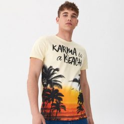 T-shirt z wakacyjnym motywem - Żółty. Żółte t-shirty męskie House, s, bez wzorów, wakacyjne, bez kołnierzyka. Za 39,99 zł.