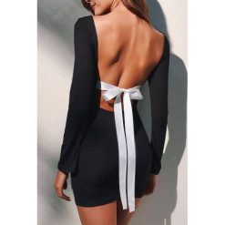 Sukienka ALEKTA. Czarne sukienki damskie IVET, z aplikacjami, z materiału, bez kołnierzyka, z długim rękawem, długie, mini. W wyprzedaży za 49,00 zł.