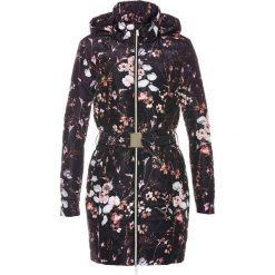 Kurtka parka w kwiaty bonprix czarny z nadrukiem. Czarne kurtki damskie bonprix, z nadrukiem, bez kaptura. Za 179,99 zł.