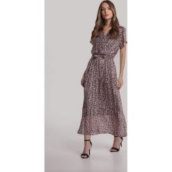Czarna Sukienka Amanohre. Czarne sukienki damskie Renee, s, bez wzorów, bez kołnierzyka, bez rękawów, maxi. Za 159,99 zł.