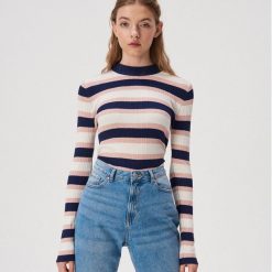 Dopasowany sweter w paski - Granatowy. Niebieskie swetry damskie Sinsay, s, w paski, bez rękawów, bez kaptura. W wyprzedaży za 29,99 zł.