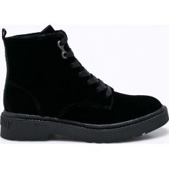 Calvin Klein Jeans - Botki Annie. Czarne buty zimowe damskie Calvin Klein Jeans, z jeansu, z okrągłym noskiem, na obcasie, na sznurówki. W wyprzedaży za 499,90 zł.