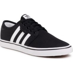Buty adidas - Seeley F37427 Cblack/Ftwwht/Gum4. Czarne półbuty męskie Adidas, bez wzorów, z gumy, klasyczne, bez zapięcia. Za 279,00 zł.