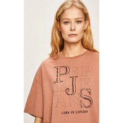 Pepe Jeans - T-shirt Catherine. Różowe topy damskie Pepe Jeans, s, z nadrukiem, z bawełny, z okrągłym kołnierzem. Za 139,90 zł.