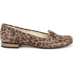 Balerinki lordsy - skóra naturalna - model 025 - kolor panterka. Szare baleriny damskie Zapato, bez wzorów, z jeansu, eleganckie, na niskim obcasie, na obcasie. W wyprzedaży za 173,40 zł.
