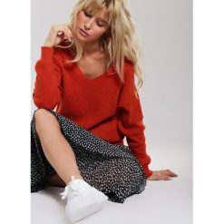 Pomarańczowy Sweter Hilldene. Brązowe swetry damskie other, s, bez wzorów, casualowe, bez rękawów, bez kaptura. Za 99,99 zł.
