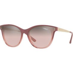 Vogue Eyewear - Okulary. Różowe okulary przeciwsłoneczne damskie marki VOGUE Eyewear. W wyprzedaży za 359,90 zł.