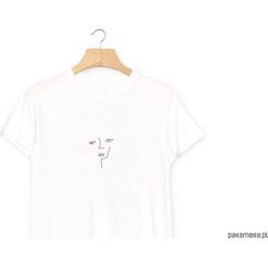 Twarz T-Shirt Koszulka Biała Czarna Linie. Białe bralety marki Pakamera, l, z bawełny. Za 75,00 zł.