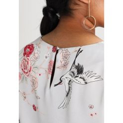 Bluzki asymetryczne: Dorothy Perkins Curve HERON PRINT BARDOT Bluzka grey