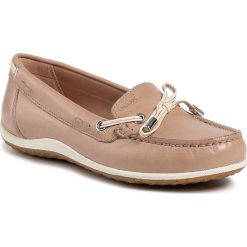 Mokasyny GEOX - D Vega Moc B D92DNB 043BC CH65K Lt Taupe/Cream. Pomarańczowe mokasyny damskie Geox, ze skóry, na płaskiej podeszwie. W wyprzedaży za 309,00 zł.